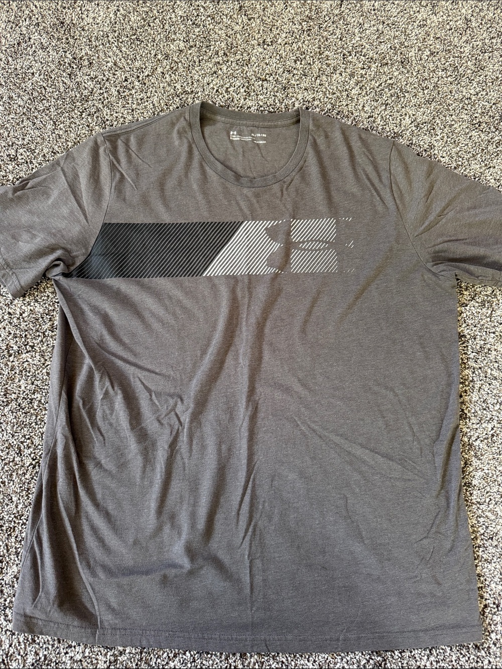 Under Armour Men's Gray Graphic Short-Sleeve Tee